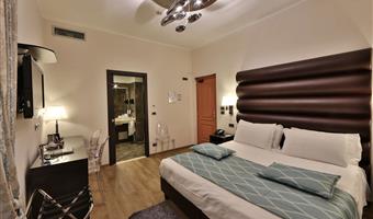 1 lit queen size, deluxe, internet gratuit