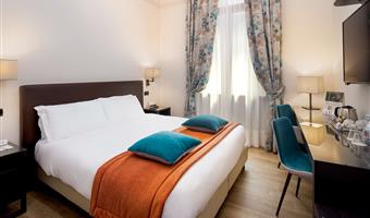 1 lit queen size, deluxe, internet gratuit