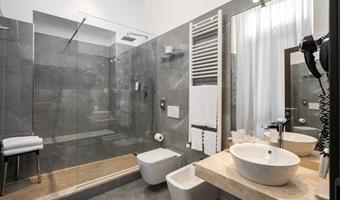 1 lit queen size, deluxe, internet gratuit