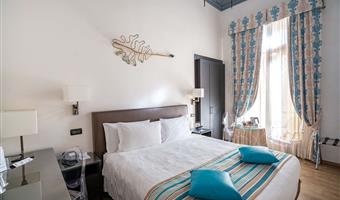 1 lit queen size, deluxe, internet gratuit