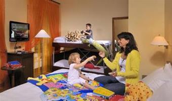 1 lit king size 1 lit simple, non fumeur, chambre familiale, un lit supplémentaire, wi-fi gratuit, coffre-fort, bouilloire