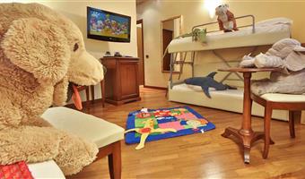 1 lit king size 1 lit simple, non fumeur, chambre familiale, un lit supplémentaire, wi-fi gratuit, coffre-fort, bouilloire