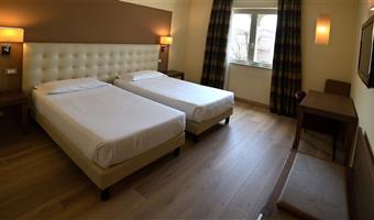 2 lits simples, chambre classique