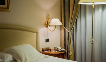 1 lit queen size et 1 lit simple, chambre triple classique