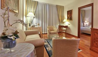 suite- 1 lit queen size, jacuzzi, chambre executive