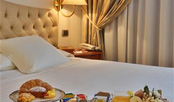 1 lit queen size, chambre executive, peignoirs et chaussons, serviette