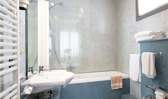 1 lit king size, chambre classique, lits jumeaux sur demande