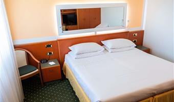 1 lit queen size, chambre confort