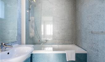 1 lit queen size, chambre confort