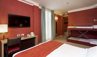 1 lit king size, non fumeur, chambre familiale, lits superposés, wi-fi gratuit, pc safe, bouilloire