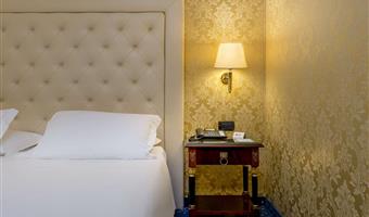 suite- 1 lit king size, non fumeur, grande chambre, salon commun, minibar gratuit, garage gratuit