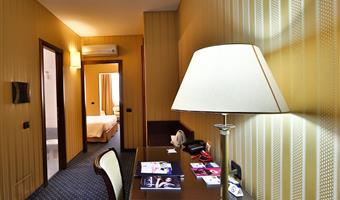 suite- 1 lit king size, non fumeur, chambre familiale, canapé-lit