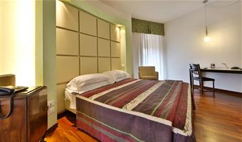 1 lit king size, junior suite, canapé-lit simple