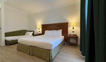 suite- 2 lits king size, chambre individuelle, deux chambres, deux balcons, 40 m²