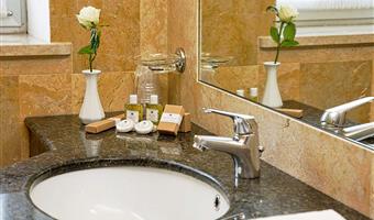 1 lit king size, double sofabed, chambre familiale