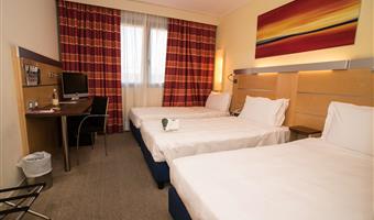 3 lits simples, chambre classique