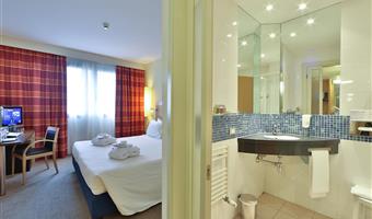 3 lits simples, chambre classique