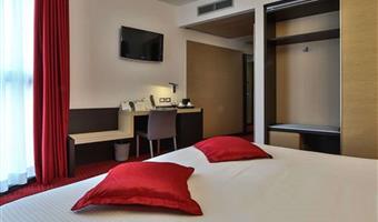 1 lit queen size, 2 lits simples, chambre familiale, 52 m², 2 chambres communicantes, deux salles de bains, chambres non-fumeurs, insonorisation, wi-fi