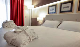 1 lit king size, chambre non fumeur, chambre confort, balcon, télévision led 81 cm