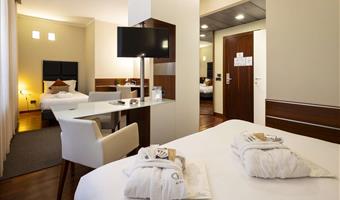 1 lit queen size, junior suite, coin salon