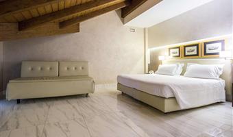 2 lits queen size, non fumeur, chambre familiale, 2 chambres communicantes, deux salles de bains