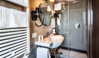 1 lit king size, non fumeur, chambre superieure, parquet, ensemble de produits de toilette de catégorie supérieure