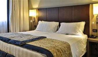 1 lit king size, 1 lit supplémentaire, chambre triple