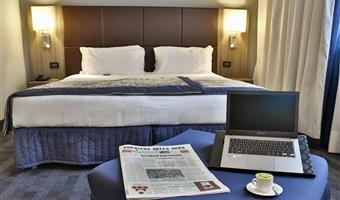 1 lit king size, 1 lit supplémentaire, chambre triple