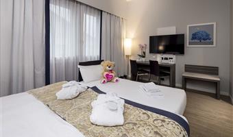 1 lit king size, chambre familiale, 2 lits jumeaux pour enfants jusqu'à 12 ans