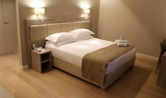 1 lit king size, chambre confort, canapé-lit, wi-fi haut débit, coffre-fort, bouilloire