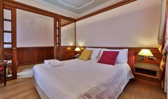 1 lit queen size et 1 lit simple, chambre superieure, salon, wi-fi haut débit, coffre-fort, bouilloire
