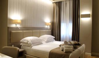 1 lit king size, chambre confort, wi-fi haut débit, coffre-fort, bouilloire