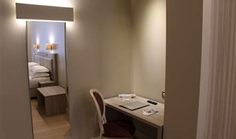 1 lit king size, chambre confort, wi-fi haut débit, coffre-fort, bouilloire