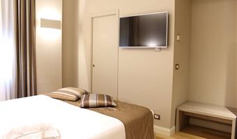 1 lit king size, chambre confort, wi-fi haut débit, coffre-fort, bouilloire