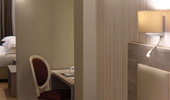 1 lit king size, chambre confort, canapé-lit une personne, wi-fi haut débit, coffre-fort, bouilloire