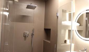 1 lit king size, chambre confort, canapé-lit une personne, wi-fi haut débit, coffre-fort, bouilloire