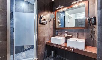 suite- 1 lit king size, lit rond, 40 m², salon, salle de bains avec douche, bain bouillonnant