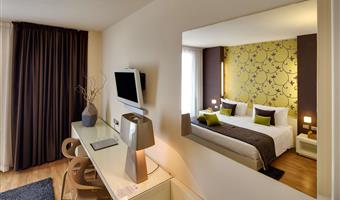 1 lit king size, chambre confort, parquet