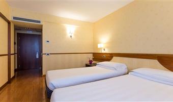 2 lits simples, chambre classique