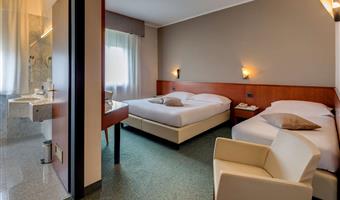 1 lit queen size et 1 lit simple, chambre classique