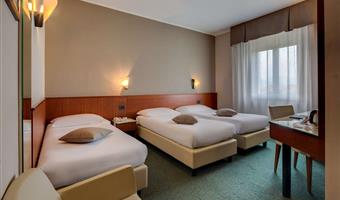 1 lit queen size et 1 lit simple, chambre classique