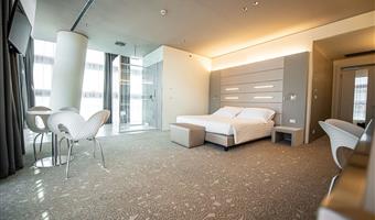 1 lit double king-size, chambre supérieure, plus grande, 30 m² chambre, chambre non-fumeurs, insonorisation, wi-fi