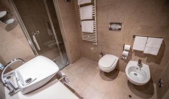 1 lit queen-size et 1 lit simple, chambre comfort, 30 m², chambre non-fumeurs, insonorisation, wi-fi