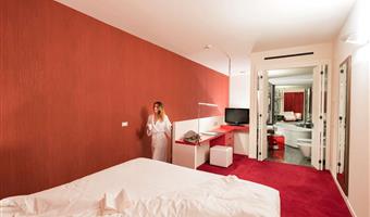 1 lit king size, loft family room, double sofabed,  coin salle à manger, deux salles de bains, wi-fi