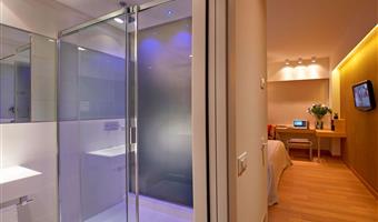 1 lit king size 1 lit simple, chambre triple standard, wi-fi, fenêtres insonorisées, coffre-fort