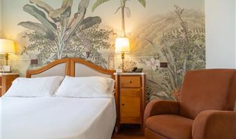 1 lit queen size et 1 lit simple, chambre standard :