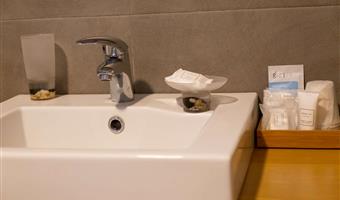 1 lit queen size et 1 lit simple, chambre standard :