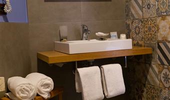 1 lit queen size et 1 lit simple, chambre standard :