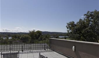 1 lit queen size, non fumeur, junior suite, canapé-lit, balcon, garage gratuit, accès gratuit au spa
