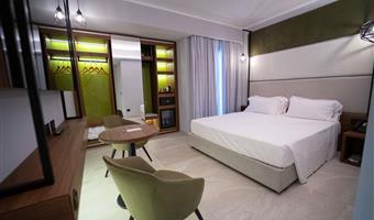 1 chambre double accessible en fauteuil roulant, accessible aux personnes à mobilité réduite, douche avec accès handicapés, lit (taille française) 140 cm, non fumeur